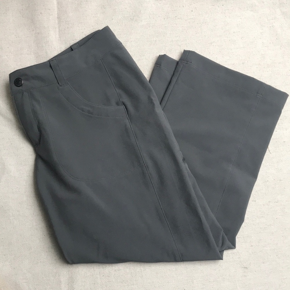 Patagonia women’s dark gray hiking cropped pants size 2 New without tags